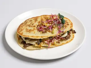 Naleśnik ser, kurczak, brokuł, pieczarki