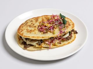 Naleśnik ser, kurczak, brokuł, pieczarki