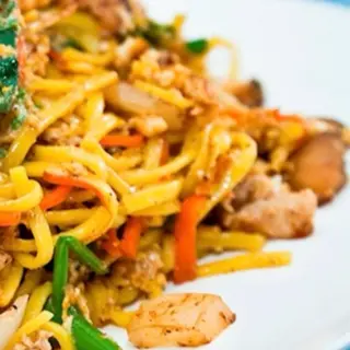 Egg Hakka Noodles