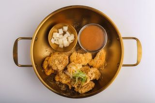 Korean fried chicken: Serowy Wege Kalafiorki