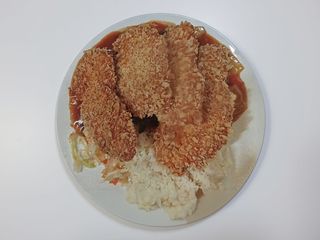 Kurczak chrupiący w sosie warzywnym