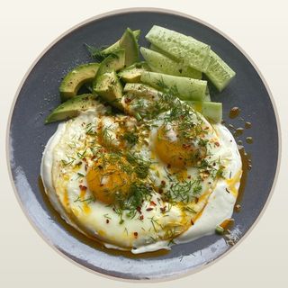 Jajka sadzone po turecku