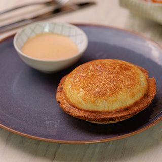 CHRUPIĄCA BUŁA Z BURAKIEM