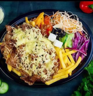 Kebab talerz ser halloumi