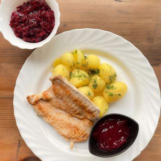 Filet z kurczaka gotowany na parze