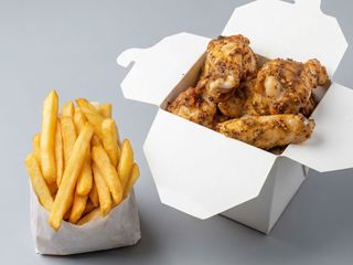 Grillowane skrzydełka z kurczaka 20 szt. + frytki