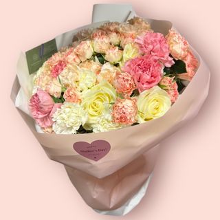 Róża gałązkowa,Róża biała , goździk .