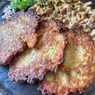 Placki ziemniaczane z kurkami