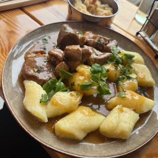 Gulasz wieprzowy w sosie