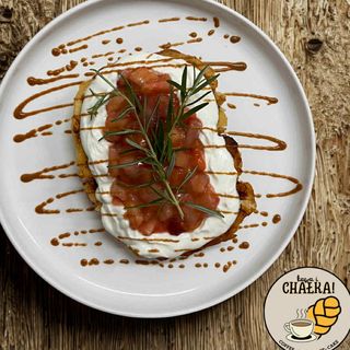 Chałka z prażonymi owocami