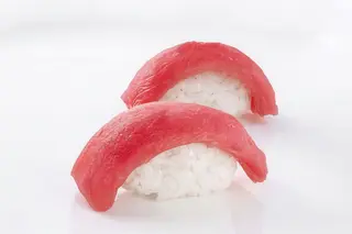 Nigiri tuńczyk opalony