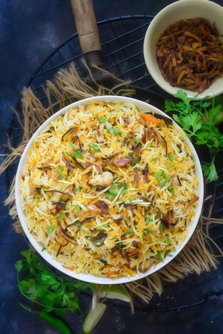 Mix veg biryani with raita