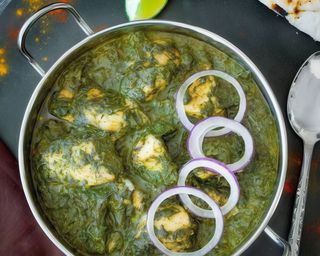 Palak chicken z ryżem