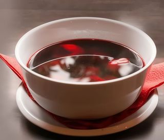 Barszcz czerwony z uszkami