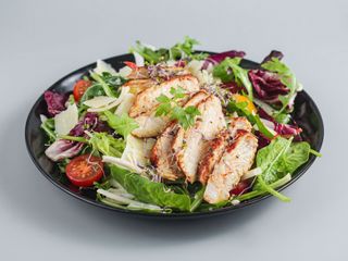 Sałatka z kurczakiem 360g