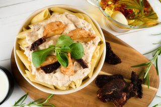 Makaron Pomodoro con pollo