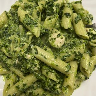 Penne ze szpinakiem i kurczakiem (ok. 350g)