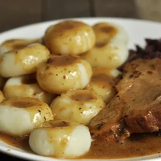 Pieczeń w sosie własnym