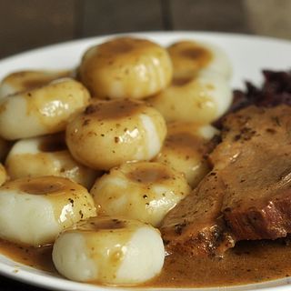 Pieczeń w sosie własnym