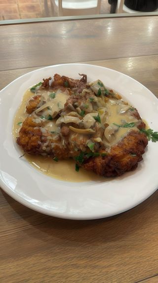 Placki ziemniaczane sos  pieczarkowy 2 szt.