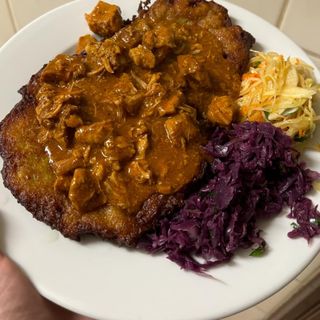 Placki ziemniaczane z gulaszem 