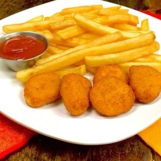 Chicken Nuggets i Frytki
