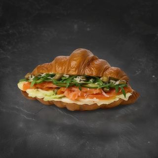 Croissant Francuski Z Łososiem i Kaparami