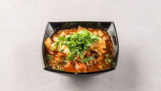 Zupa kimchi z tofu