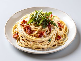 33. Sos Carbonara + Rukola + Cebulka Prażona