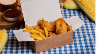 Chrupiące polędwiczki z kurczaka z frytkami