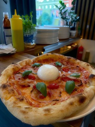 Pizza Pancetta Burrata