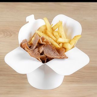 Duży box z frytkami