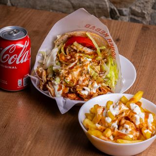 Bułka + Frytki + Cola Combo pack.