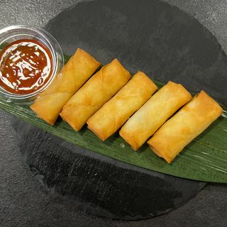 Sajgonki z warzywami + sos sweet chilli