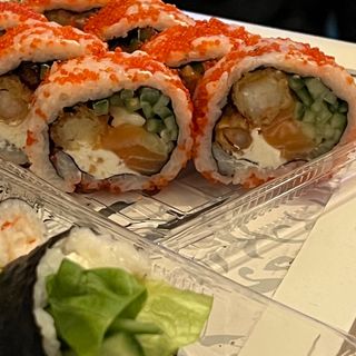 Uramaki ebi majo