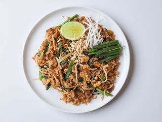 PAD THAI CHICKEN 