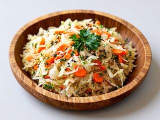 Surówka z kiszonej kapusty