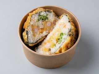 Sushi burger łosoś pieczony