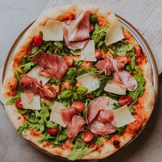 Pizza Crudo