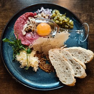 Tatar z polędwicy wołowej 