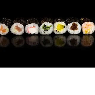 Hosomaki z ogórkiem, sezamem i wasabi
