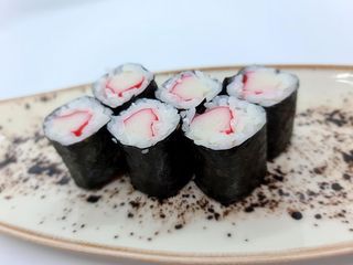 Hosomaki kani kama