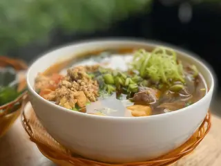 Zupa Pho z kurczakiem