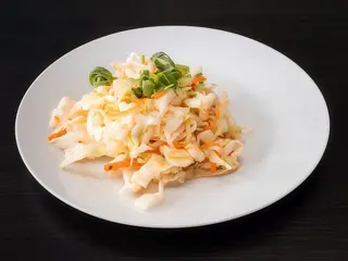 Surówka z białej kapusty