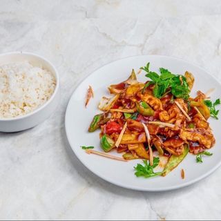 Chop Suey , wieprzowina z inbirem i odrobina wina ryzowego