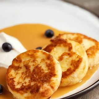 Syrniki ze śmietaną