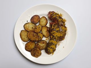 Currywurst z ziemniakami