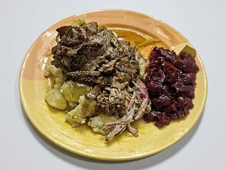 Ziemniaki z mięsem duszonym