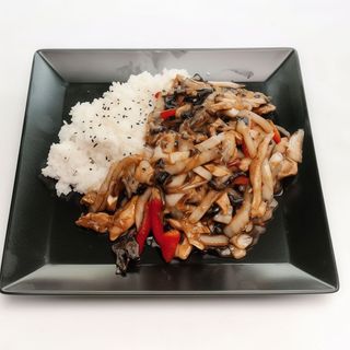 Wołowina w sosie z grzybami mun