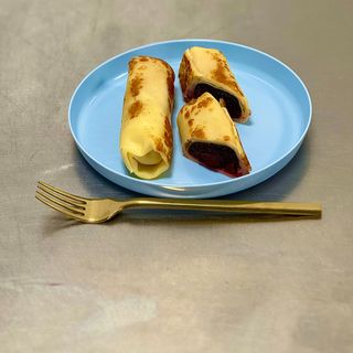 Naleśniki z makiem i wiśnią 3 szt.